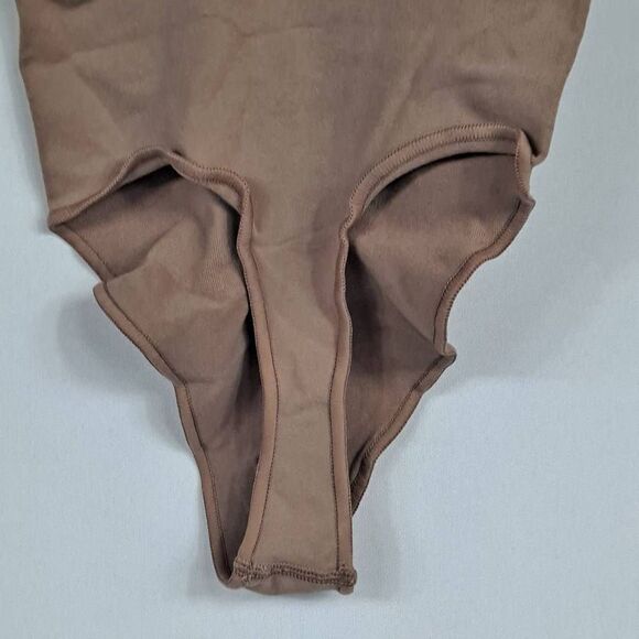 Skims Sculpting shapewear bottom Nwot - Picture 6 of 7